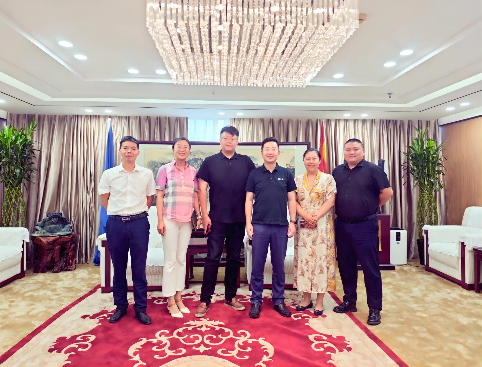 合影(1).jpg